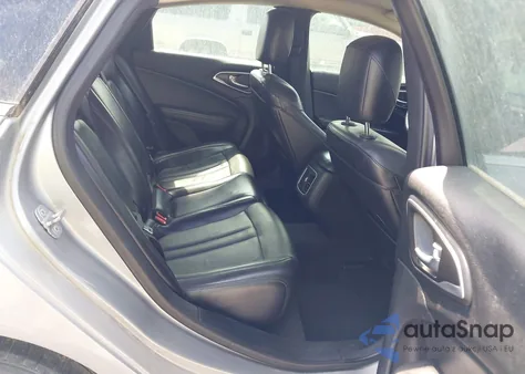 2015 Chrysler 200 C z USA, uszkodzony, nr VIN 1C3CCCCG5FN515400